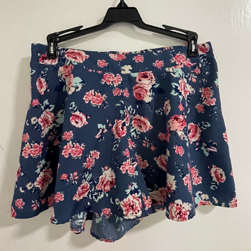 Charlotte Russe Flower Skort